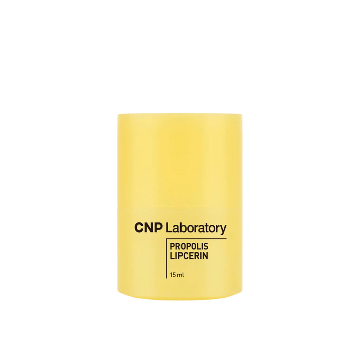 En gul tub av CNP Laboratory Propolis Lipcerin med enkel, ren design. Produkten innehåller 15 ml och är utformad för att ge intensiv återfuktning och vård för läpparna.